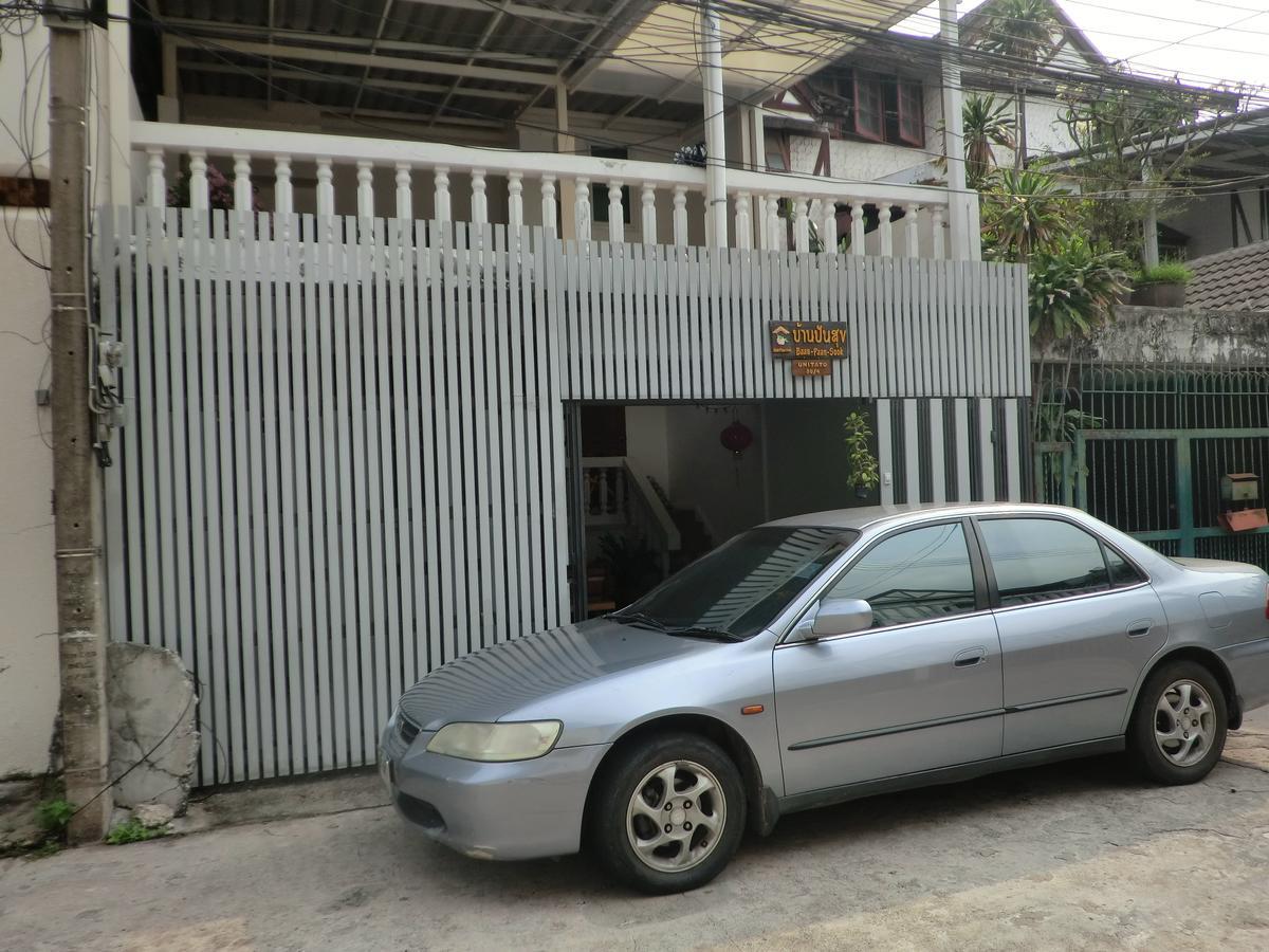 Baan Paan Sook Unitato Hostel Bangkok Buitenkant foto
