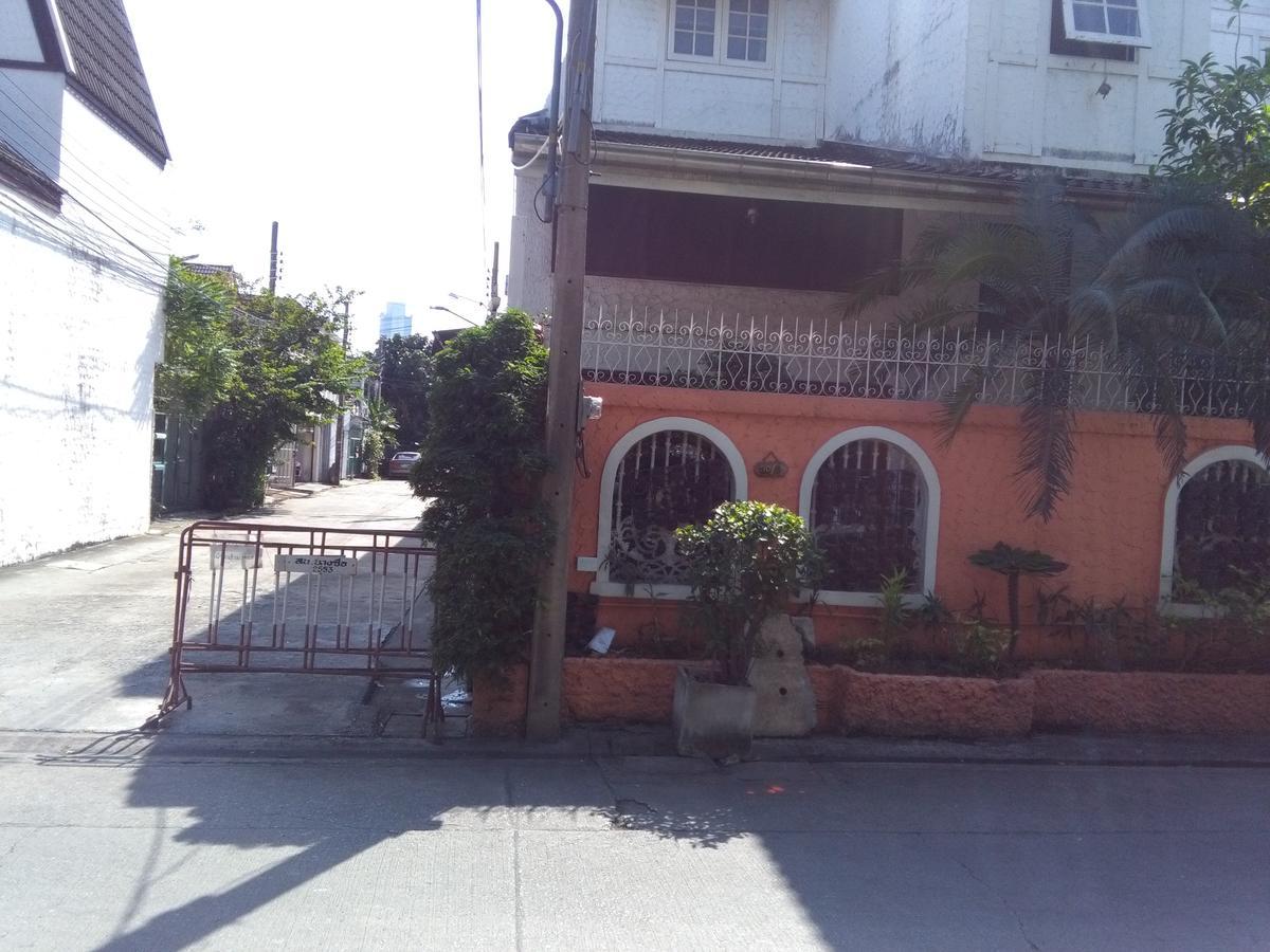 Baan Paan Sook Unitato Hostel Bangkok Buitenkant foto