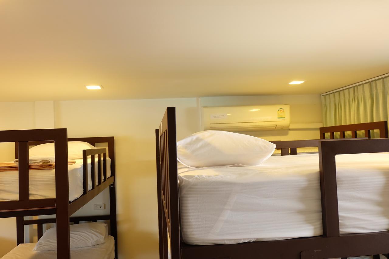 Baan Paan Sook Unitato Hostel Bangkok Buitenkant foto