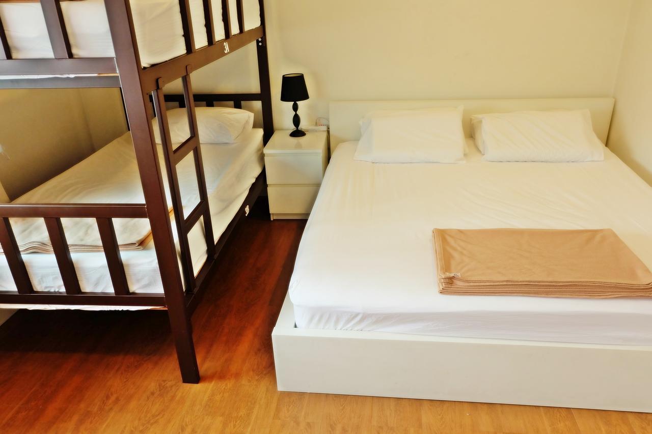 Baan Paan Sook Unitato Hostel Bangkok Buitenkant foto