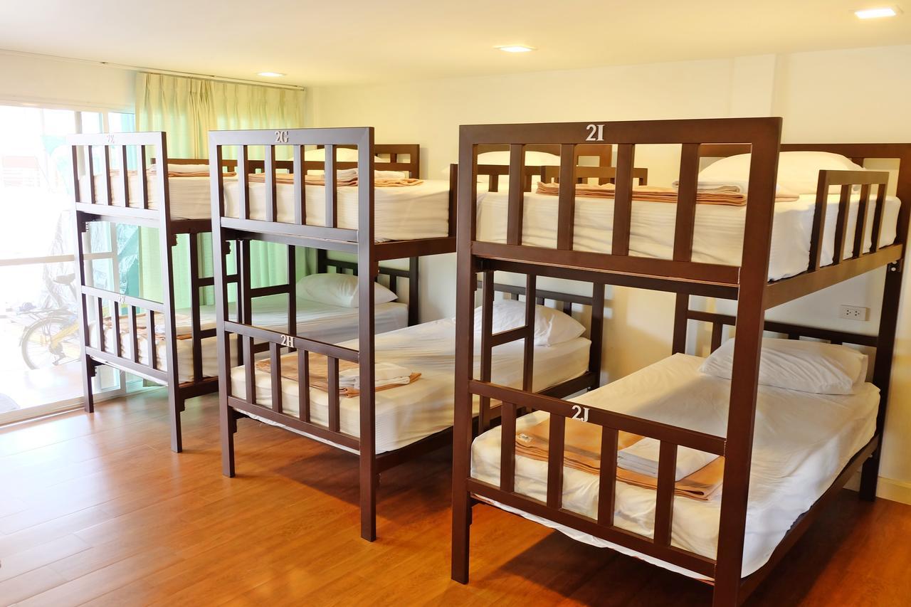 Baan Paan Sook Unitato Hostel Bangkok Buitenkant foto