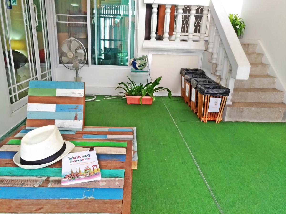 Baan Paan Sook Unitato Hostel Bangkok Buitenkant foto