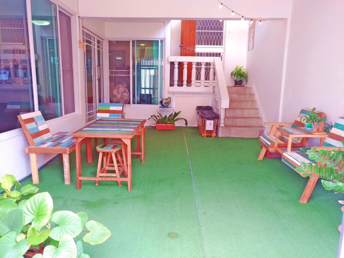 Baan Paan Sook Unitato Hostel Bangkok Buitenkant foto