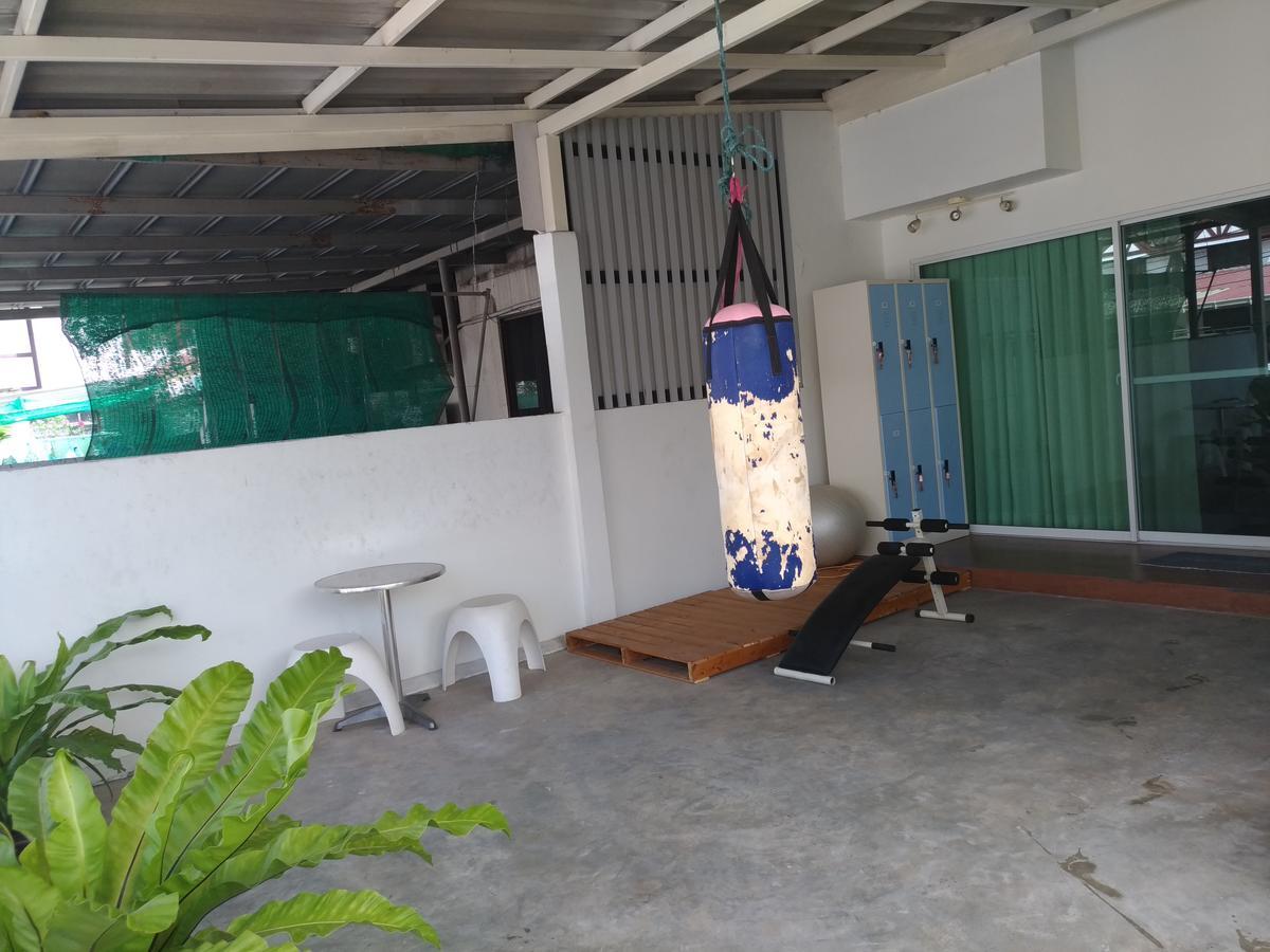 Baan Paan Sook Unitato Hostel Bangkok Buitenkant foto