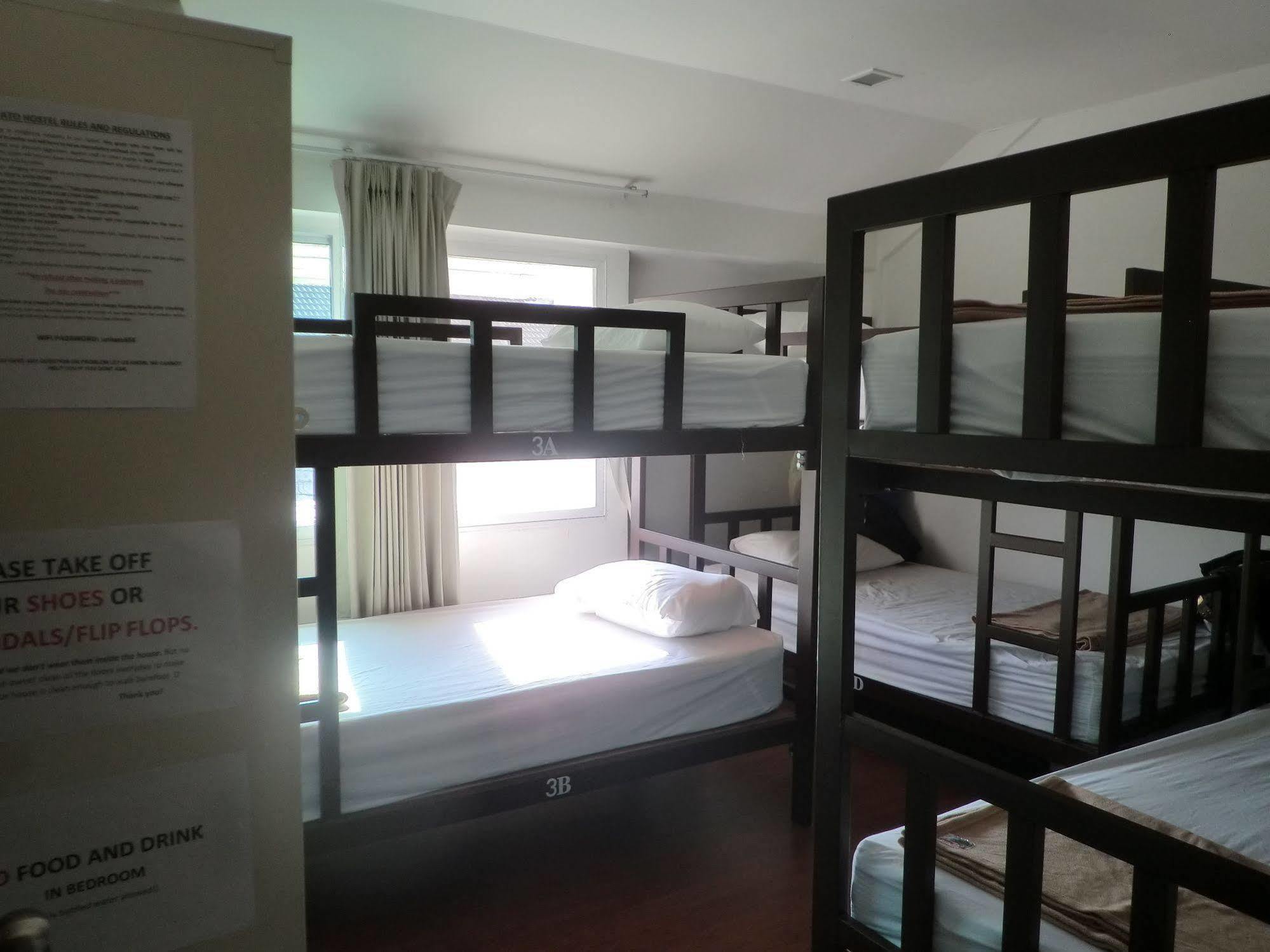 Baan Paan Sook Unitato Hostel Bangkok Buitenkant foto